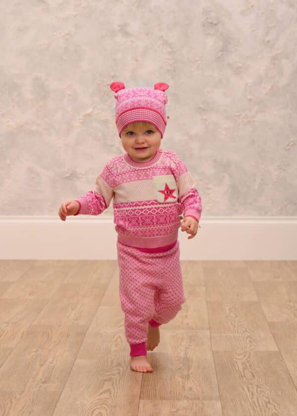 bonniemob baby girls pink and white knit textured set on model standing