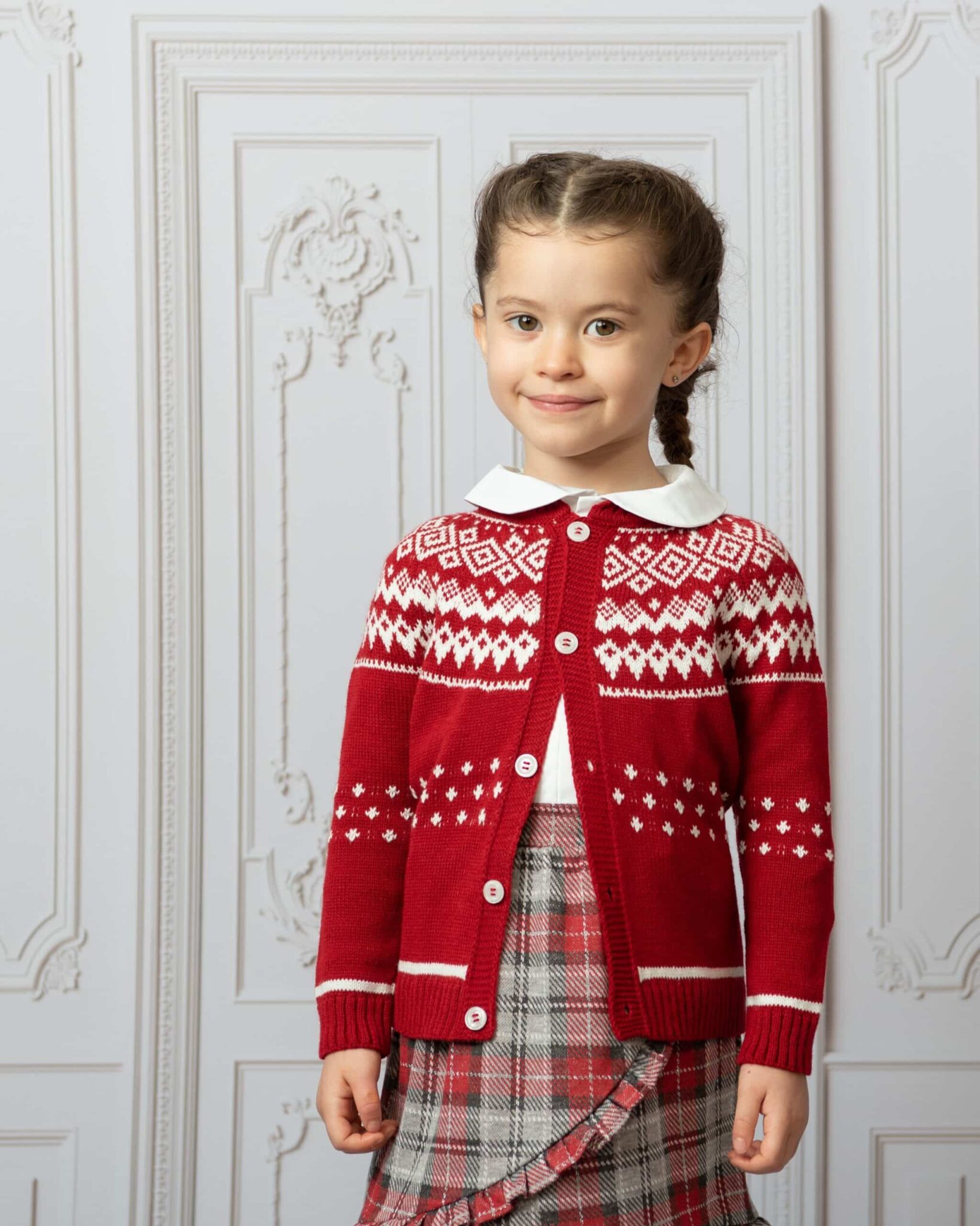 girls christmas outfit on model